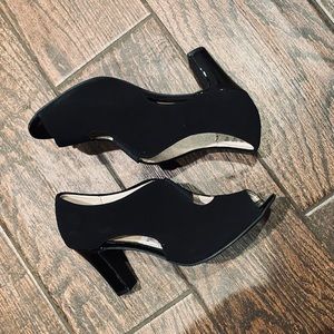 Life Stride Simply Comfort Slip On Pumps